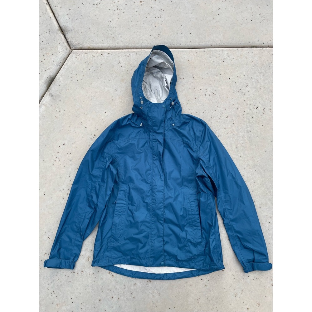 L.L. BEAN | blue rain jacket size medium